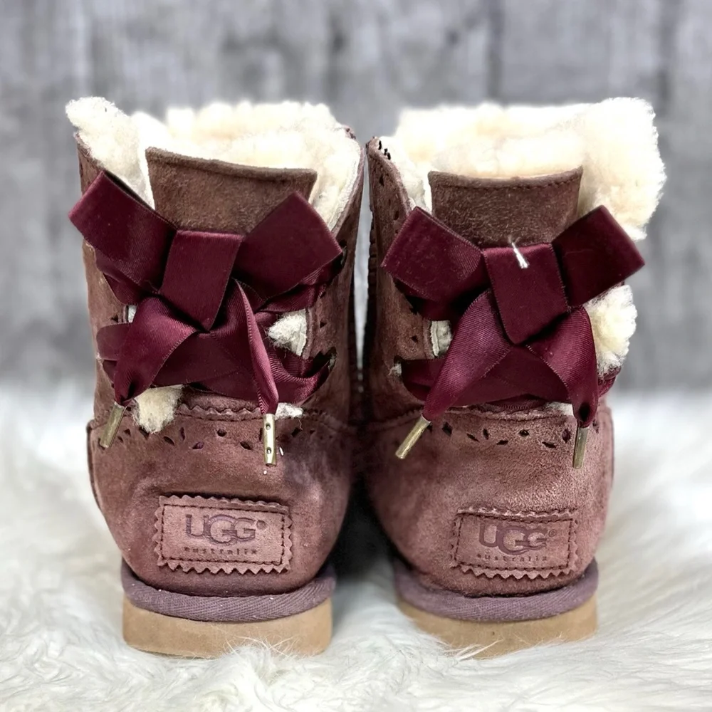 ⭐️UGG Dixi Flora Perforated Bow Ankle Boots [S7600] - Picture 3 of 15